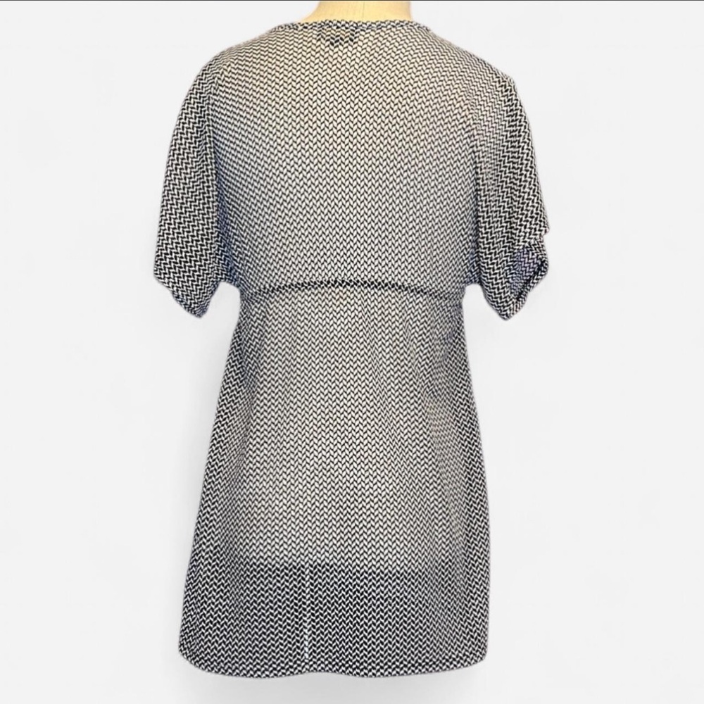 ❤️Designer Swim Cover Up - Black & White Chevron Pattern • Jordan Taylor - Picture 2 of 4